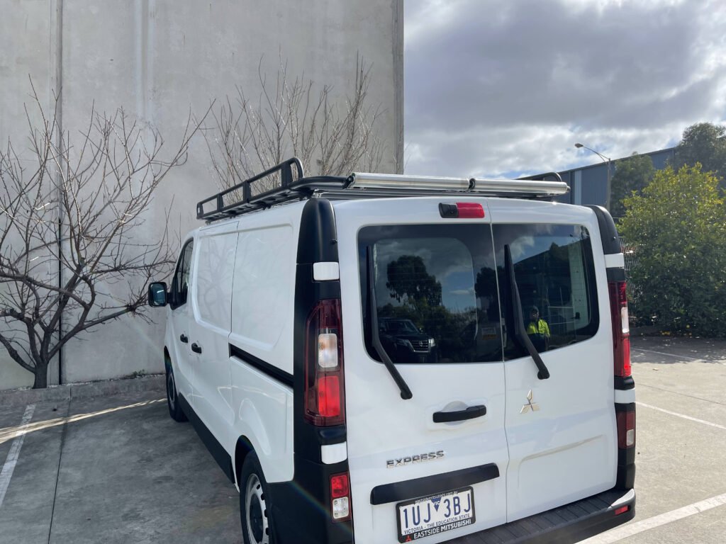 Renault Trafic ,Mitsubishi express SWB 2015-Onward Backbone / Laser-cut bracket
